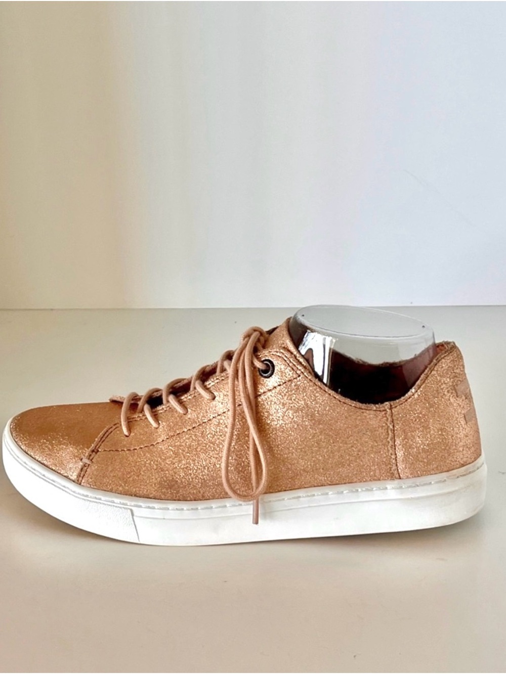 TOMS Lenox Rose Gold Metallic Leather Lace Up Sneakers Women’s Size 8.5 EUC